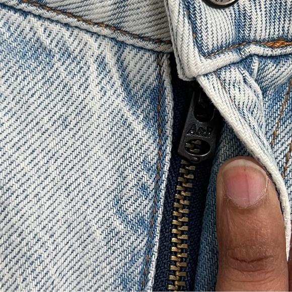 EUC Abercrombie & Fitch Curve Love High Rise Cropped Wide Leg Jean - Picture 8 of 11